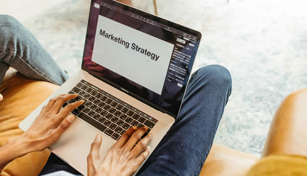 Domine o Email Marketing e Transforme Cada Contato em R$ 44,00 de Lucro